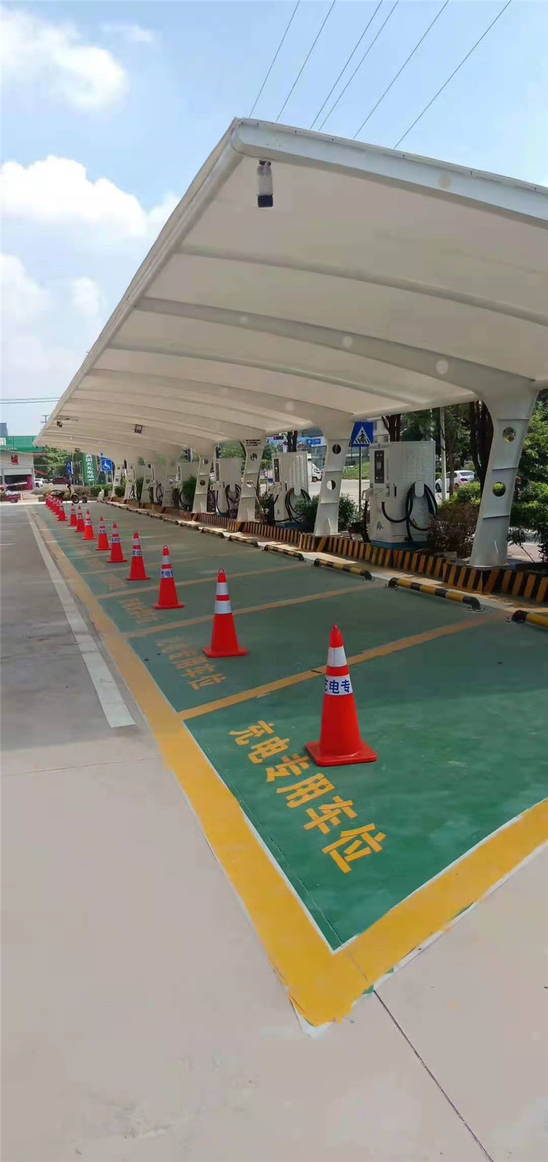  停車棚